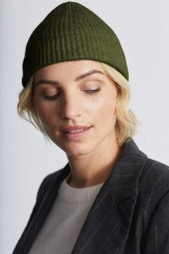 Loop Cashmere Cashmere Beanie in Khaki Green