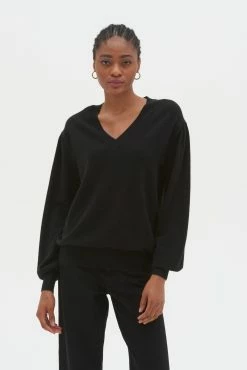 Loop Cashmere Cashmere V Neck Sweater in Black -Cheap Clogau Store 2fca8b13adbd4492bbee3fee00eb9089 scaled
