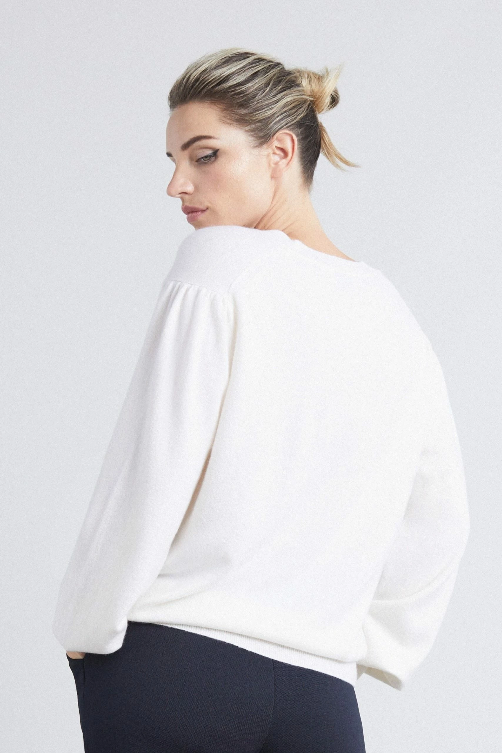 Loop Cashmere Cashmere V Neck Sweater in Off White - Off-White 2 Loop Cashmere Cashmere V Neck Sweater in Off White - Off-White - Image 2