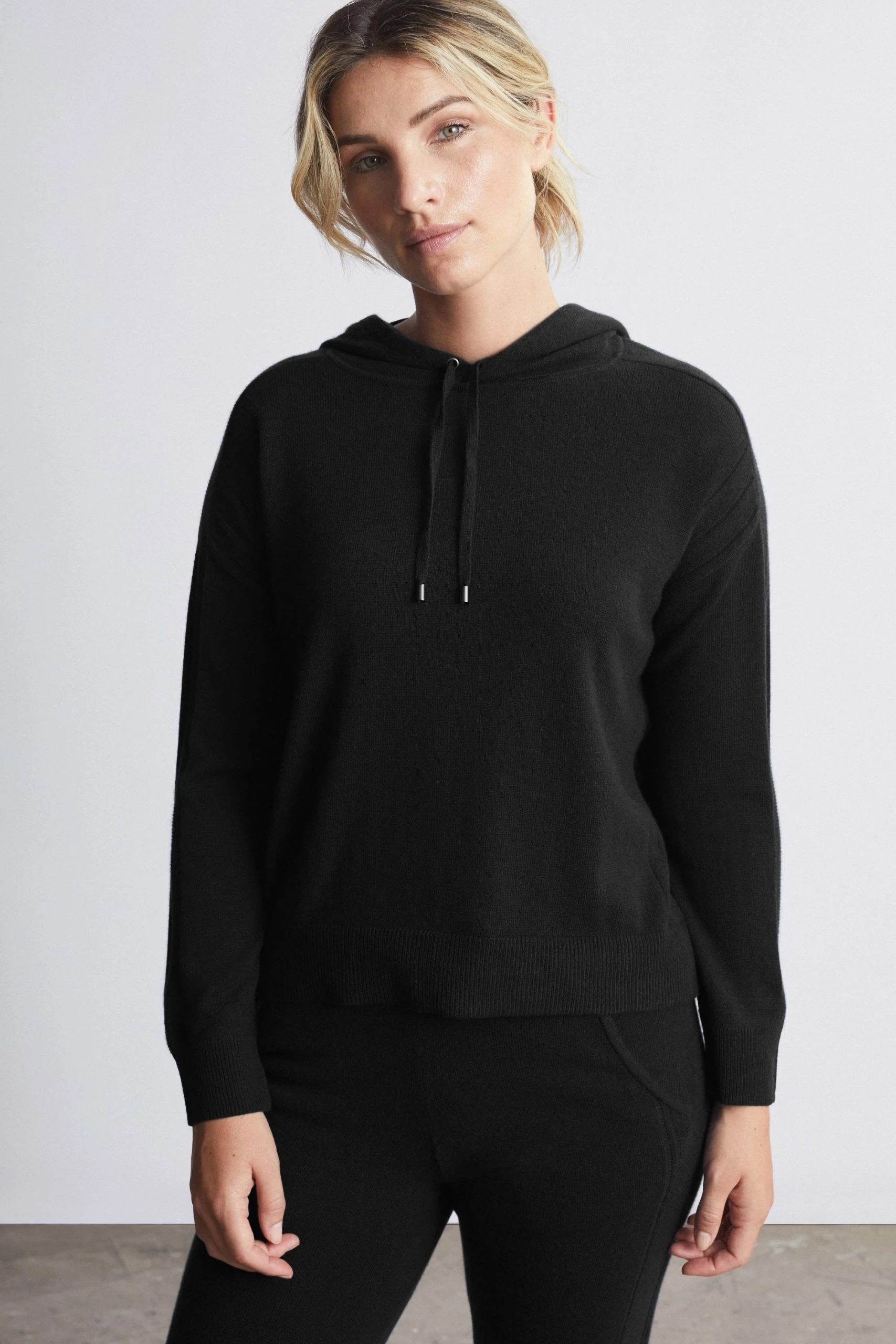 Loop Cashmere Cashmere Hoodie in Black 1 Loop Cashmere Cashmere Hoodie in Black